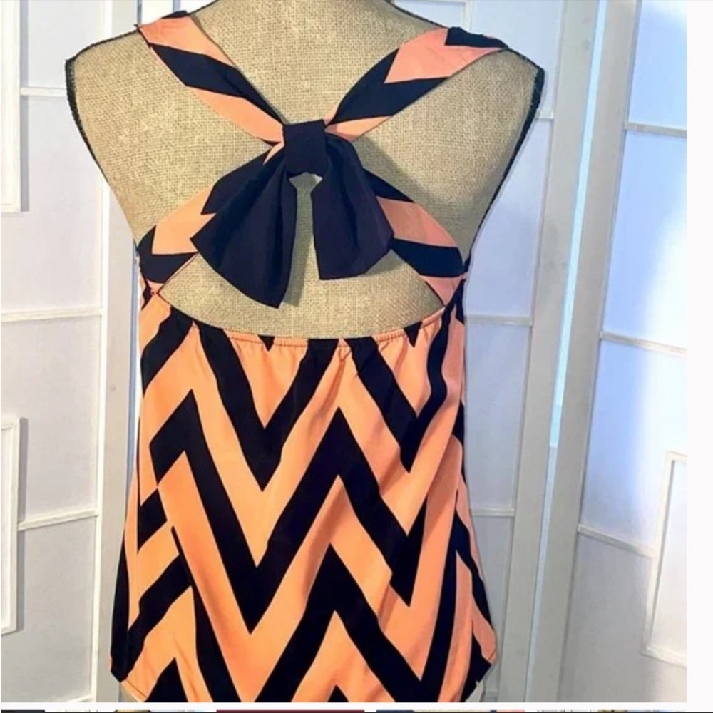 CHARLOTTE RUSSE top w/open back